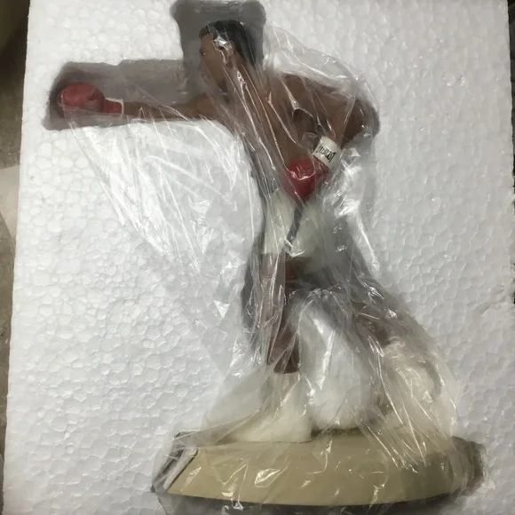 “THE GREATEST” Muhammad Ali Salvino Sports Legends Figurine #2,843 of 3,000… - Picture 7 of 16
